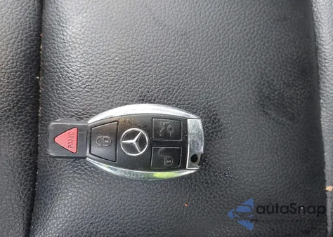 2015 Mercedes-Benz Gla 250 4Matic z USA, uszkodzony, nr VIN WDCTG4GB8FJ183927